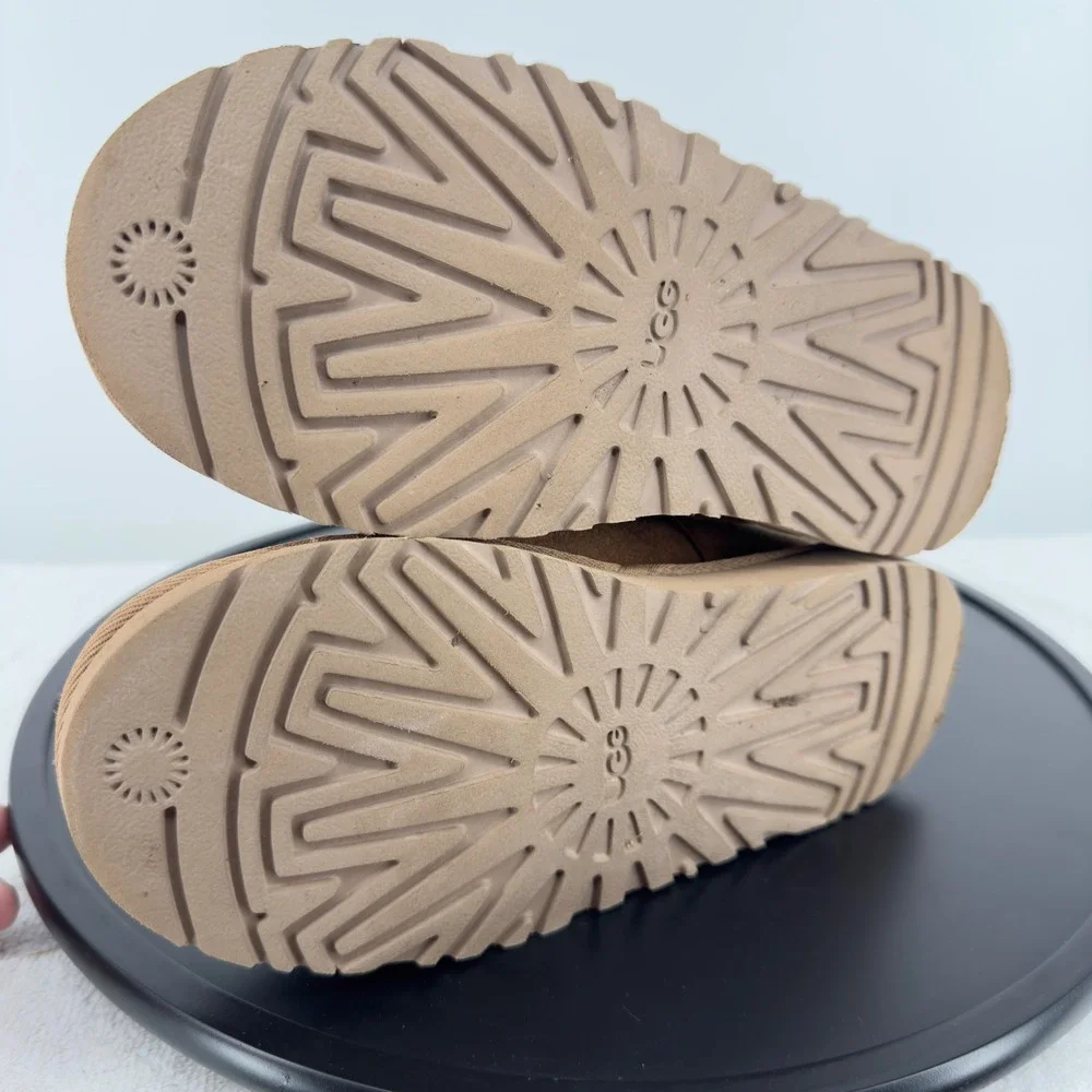 UGG Kids Classic Mini II Chestnut Suede Ankle Boots 1118890K Size 4Y Women 6